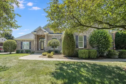 4608 Crossfield Cir, Louisville, KY 40241