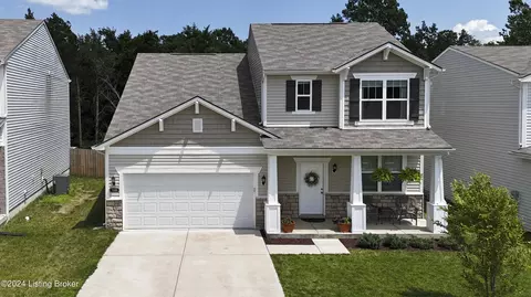 7105 Hollow Oaks Dr, Louisville, KY 40291