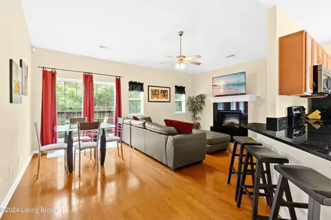 7301 Autumn Trace Dr #204, Louisville, KY 40214