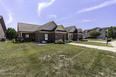 9513 Clubview Dr, Louisville, KY 40291