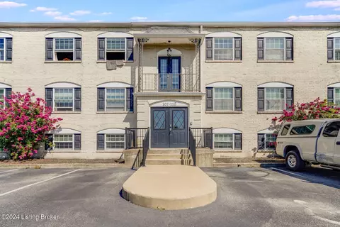 107 Middletown Sq, Louisville, KY 40243