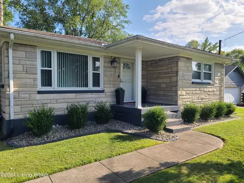 7407 St Andrews Church Rd, Louisville, KY 40214