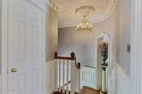 Entry Way - 6510 Deep Creek Dr, Prospect, KY 40059 photo 6 of 8