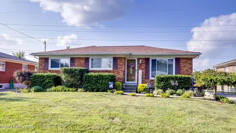 6011 Rocky Mountain Dr, Louisville, KY 40219