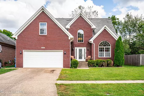 7438 Apple Mill Dr, Louisville, KY 40228