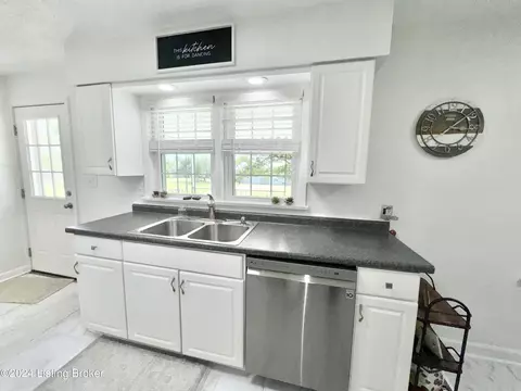 493 Stringer Ln, Mount Washington, KY 40047 photo 7