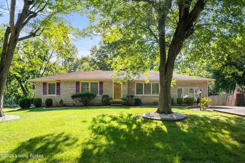 9609 Holiday Dr, Louisville, KY 40272
