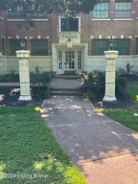 2082 Douglass Blvd #19, Louisville, KY 40205