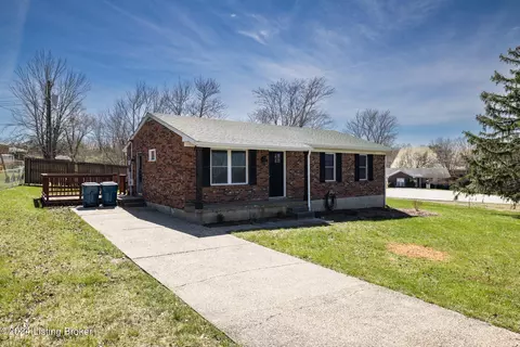 1210 Woodcreek Dr, La Grange, KY 40031