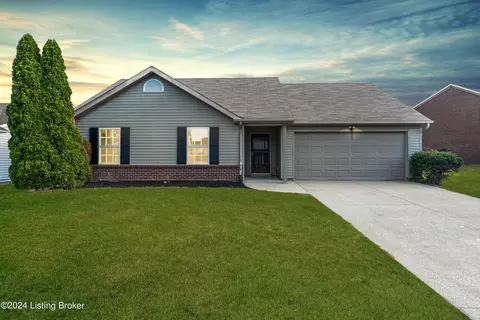 9610 Arrowridge Dr, Louisville, KY 40229