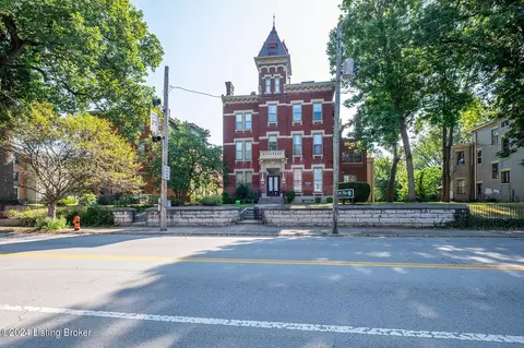 1135 S 1st St #8, Louisville, KY 40203