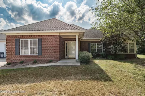 10335 Pine Glen Cir, Louisville, KY 40291