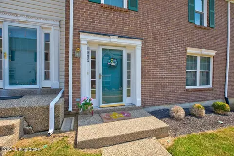 8004 Emerald Green Way, Louisville, KY 40291