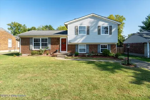 8307 Autumnwood Way, Louisville, KY 40291