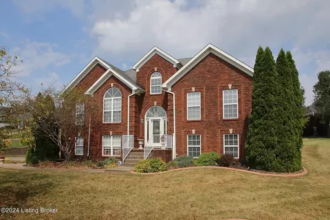 12100 Landherr Ct, Louisville, KY 40299