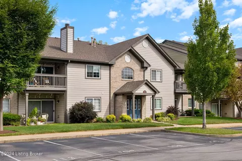 10401 Trotters Pointe Dr #204, Louisville, KY 40241
