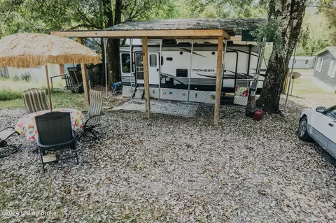 15 Eggen Rd, Falls Of Rough, KY 40119