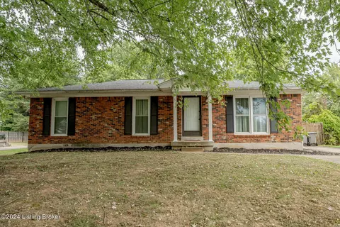 472 Dogwood Dr, Mount Washington, KY 40047