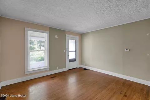 3930 S 2nd St, Louisville, KY 40214