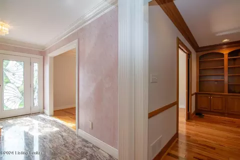 Entry Way - 10312 Stone School Rd, Prospect, KY 40059 photo 4 of 6
