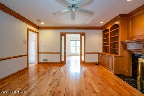 Living - 10312 Stone School Rd, Prospect, KY 40059 photo 4 of 7