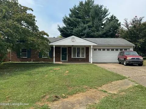 133 Horseshoe Ct, Louisville, KY 40229