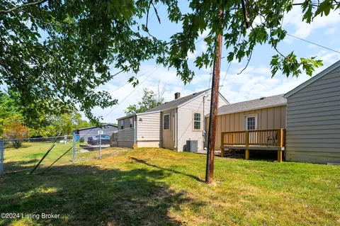 Exterior - 2855 Pendleton Rd, Pendleton, KY 40055 photo 10 of 13