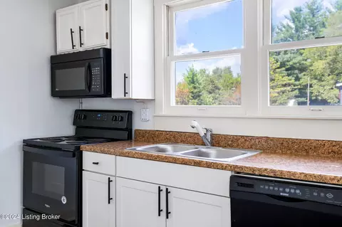 Kitchen - 2855 Pendleton Rd, Pendleton, KY 40055 photo 3 of 3