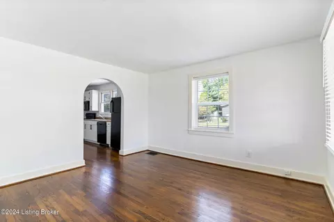 Living - 2855 Pendleton Rd, Pendleton, KY 40055 photo 3 of 6