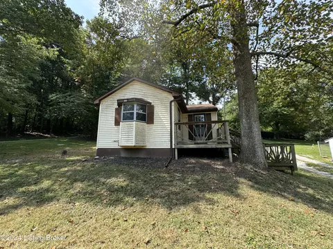 10012 Welch Dr, Louisville, KY 40272