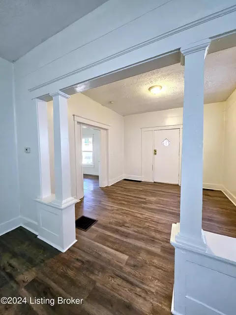 2318 Greenwood Ave, Louisville, KY 40210