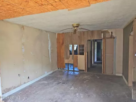 Living - 1277 E Telegraph Rd, Madison, IN 47250 photo 2 of 2