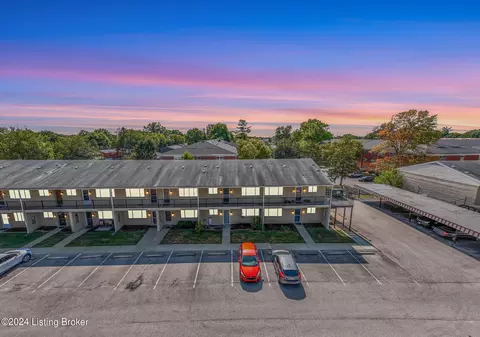 317 Casa Bella Ct, Louisville, KY 40220