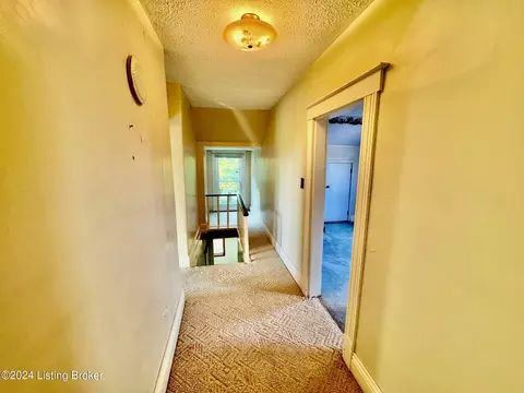 Entry Way - 330 Texas Loop Rd, Springfield, KY 40069 photo 1 of 3