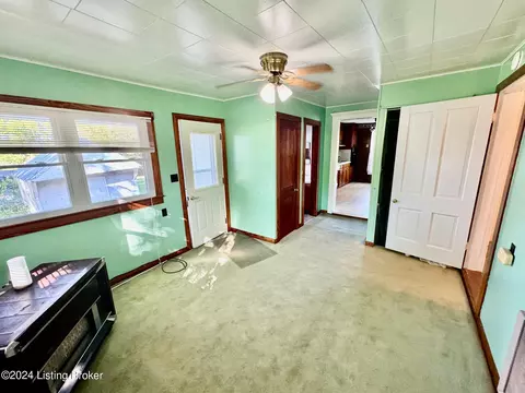 Entry Way - 330 Texas Loop Rd, Springfield, KY 40069 photo 2 of 3