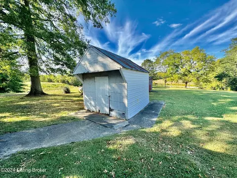 Exterior - 330 Texas Loop Rd, Springfield, KY 40069 photo 2 of 7