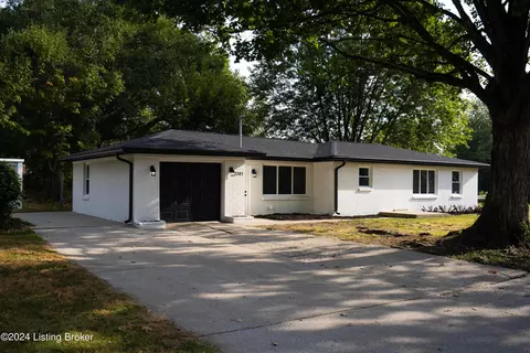 2203 Garrs Ln, Louisville, KY 40216
