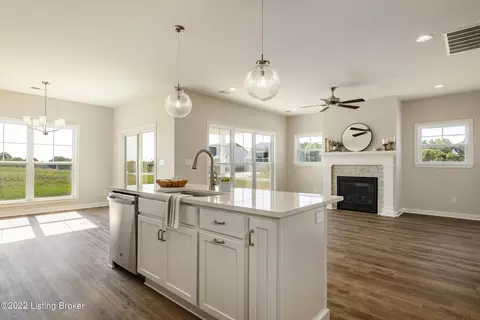 3702 Scarlet Oak Ln, La Grange, KY 40031