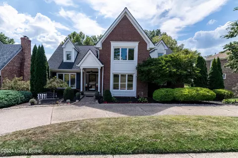 705 Lake Forest Pkwy, Louisville, KY 40245