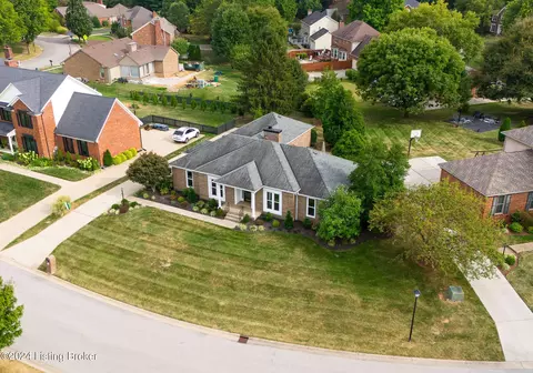 315 Pencross Pl, Louisville, KY 40223