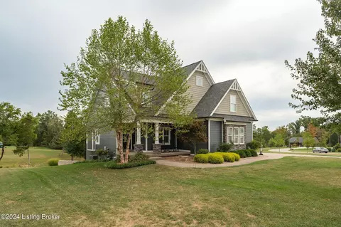 7391 Grand Oaks Dr, Crestwood, KY 40014