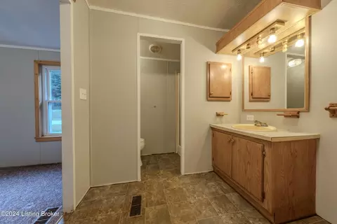 Bath - 105 John Morris Rd, Custer, KY 40115 photo 7 of 9
