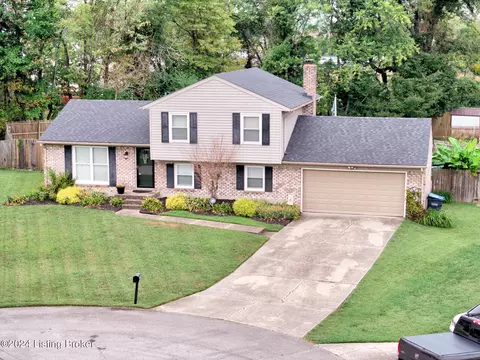 8301 Rosebowl Ct, Louisville, KY 40291