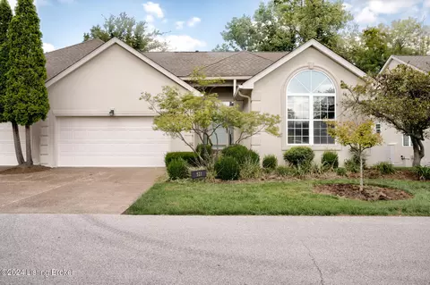 521 Village Lake Dr, Louisville, KY 40245