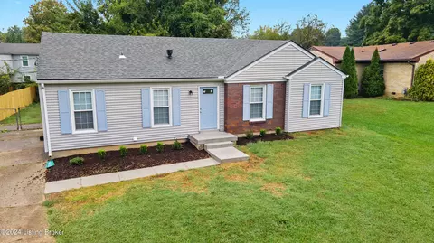 8607 Gainsborough Dr, Louisville, KY 40291