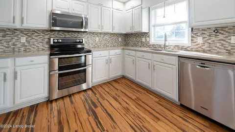 Kitchen - 8889 Ernstberger Rd, Georgetown, IN 47122 photo 1 of 1