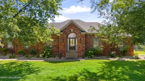 156 White Tail Cir, Shepherdsville, KY 40165