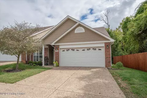 8119 Arbor Brook Ln, Louisville, KY 40228