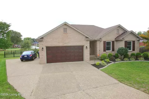 8204 Granwyn Ct, Louisville, KY 40258