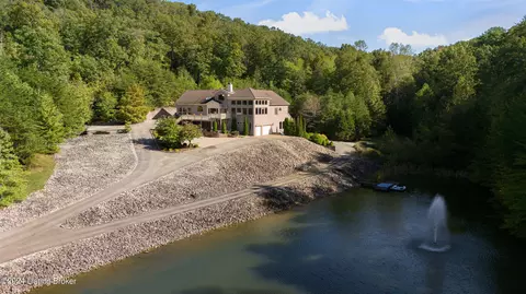 1084 Oak Pointe Dr, Shepherdsville, KY 40165
